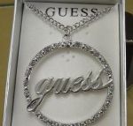 Nahrdelnik guess za super cenu (zlaty /strieborny)
