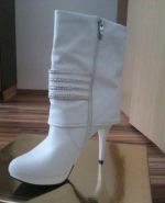 Biele zimné čižmy