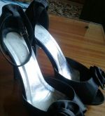 Krásne čierne spoločenské topánky