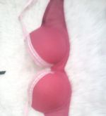 Cyklamenová podprsenka